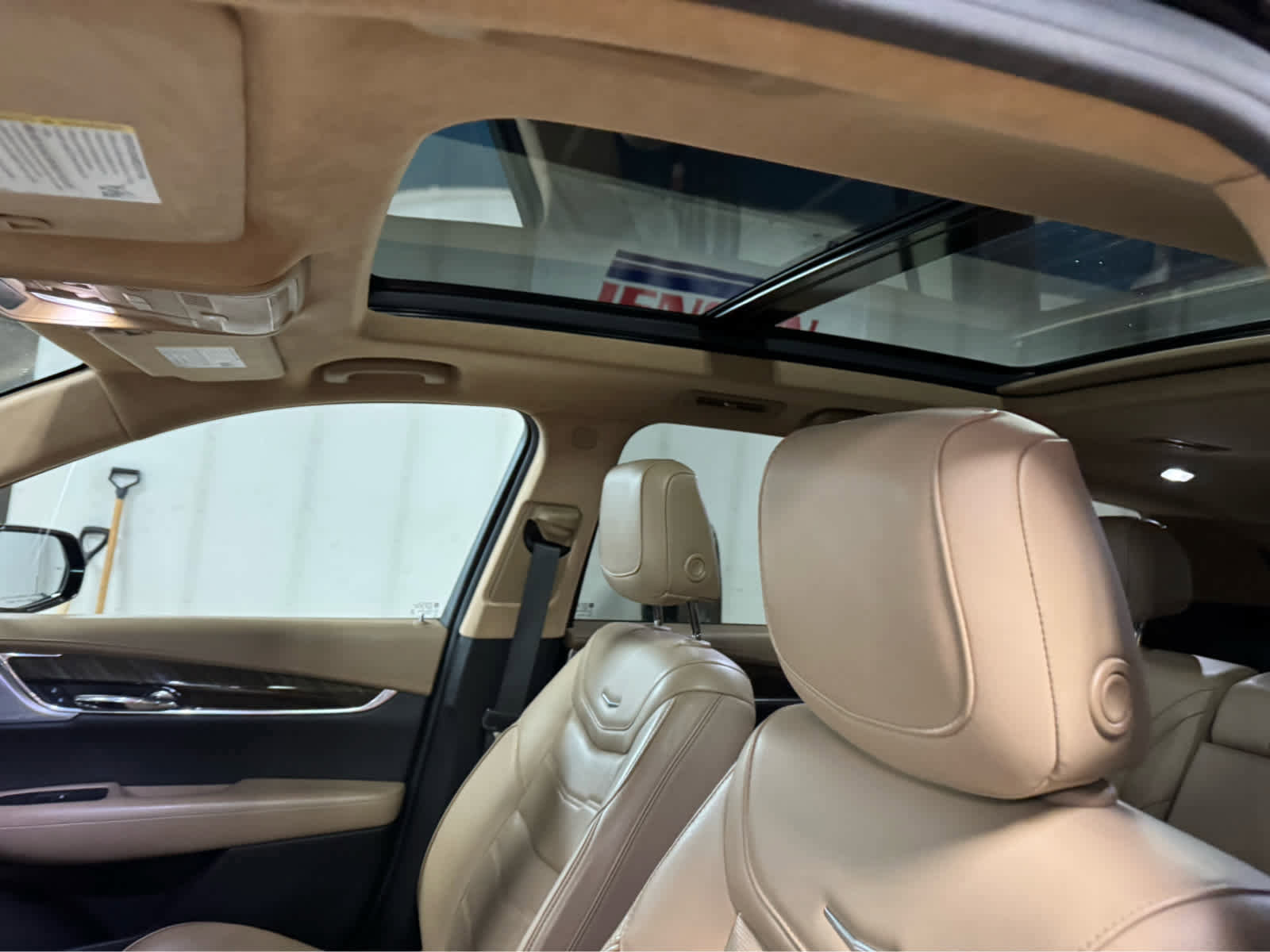 Used 2020 Cadillac XT6 Premium Luxury w/ Platinum Package image 16