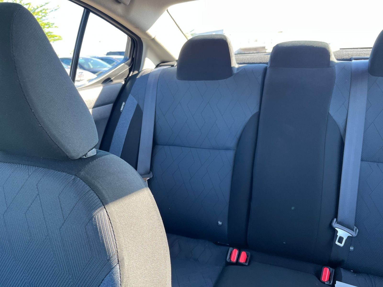 Used 2025 Nissan Versa SV FWD image 33