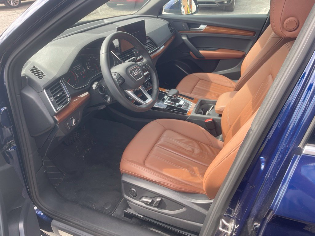 Used 2023 Audi Q5 2.0T Premium w/ Convenience Package AWD/4WD image 8