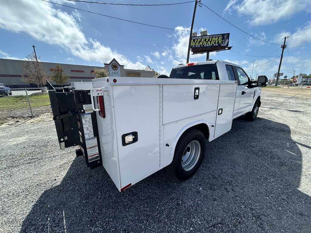 Used 2022 Ford F350 XL w/ Power Equipment Group RWD image 5