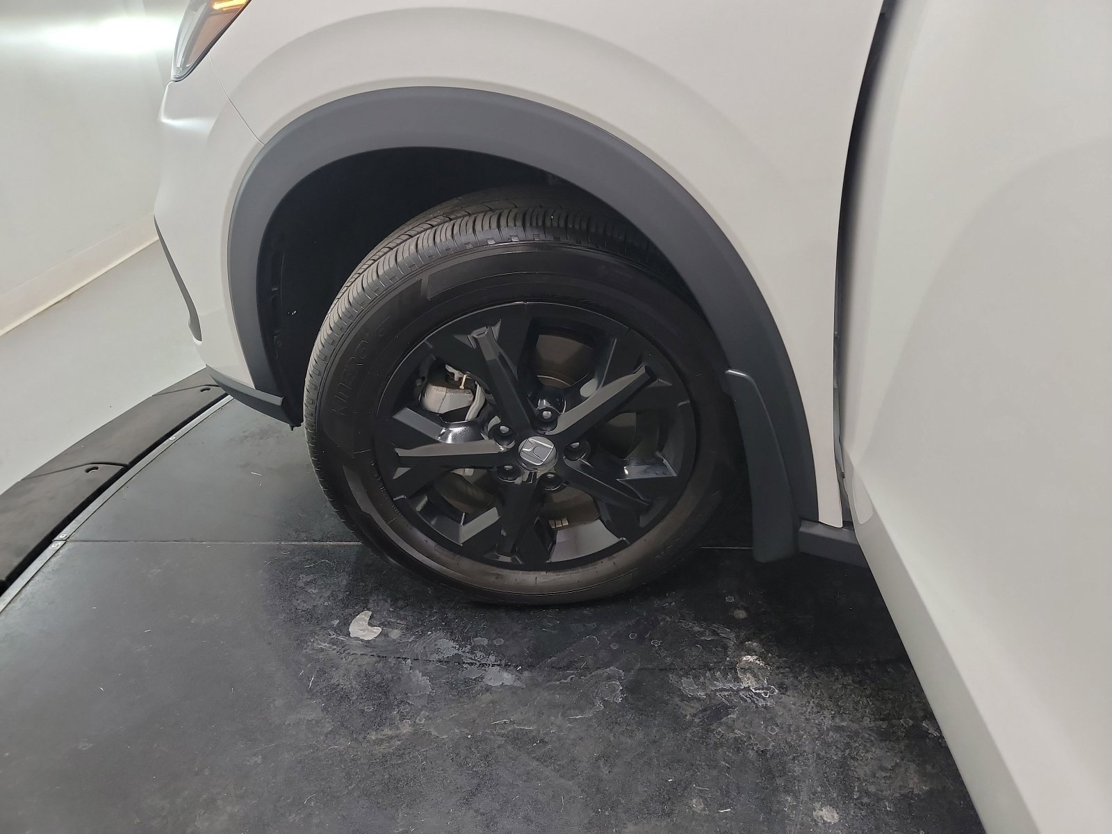 Certified 2025 Honda HR-V LX image 29