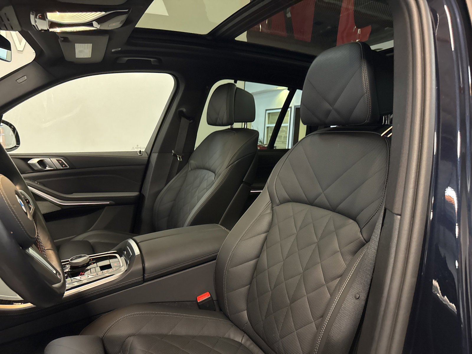 Used 2025 BMW X5 M60i image 6