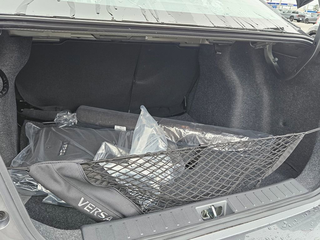 New 2025 Nissan Versa SR w/ Trunk Package image 11
