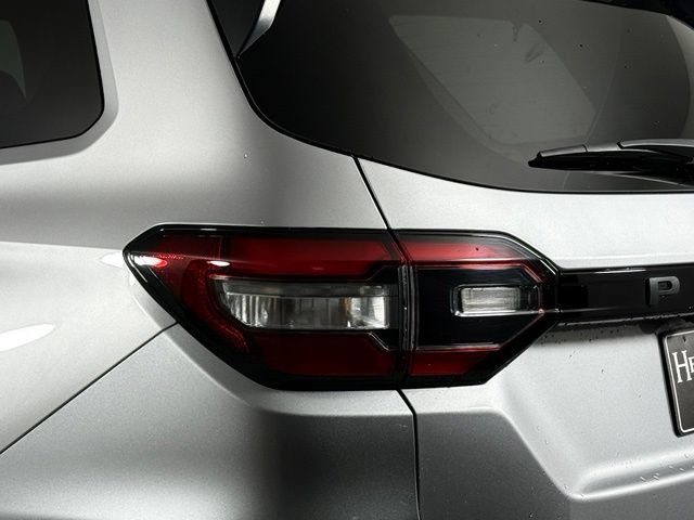 Used 2025 Honda Pilot EX-L image 16