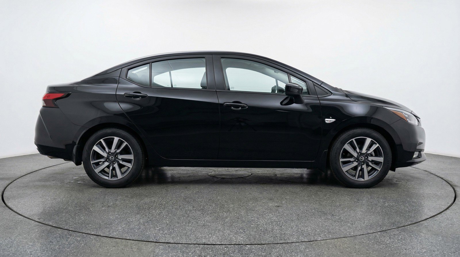 Used 2025 Nissan Versa SV FWD image 11