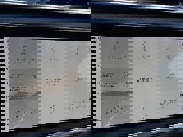 Used 2021 Land Rover Range Rover Velar R-Dynamic S image 24