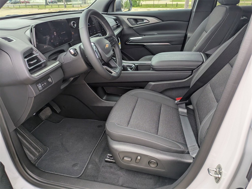 New 2026 Chevrolet Traverse LT w/ Driver Confidence Package image 10