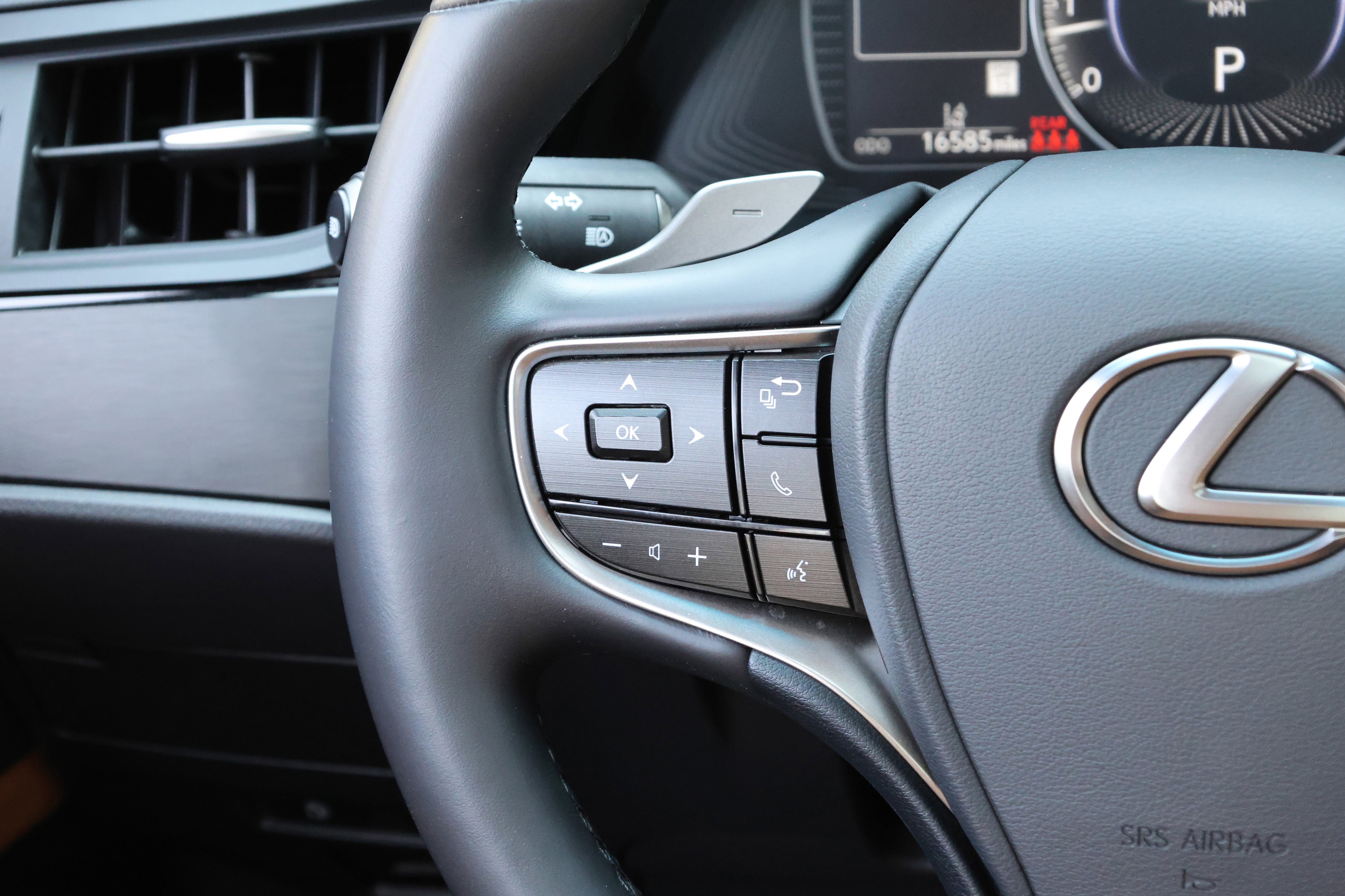 Certified 2025 Lexus ES 350 w/ Premium Package image 17