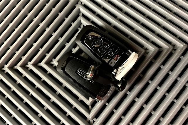 Used 2025 Lincoln Navigator Reserve w/ Jet Appearance Package image 12