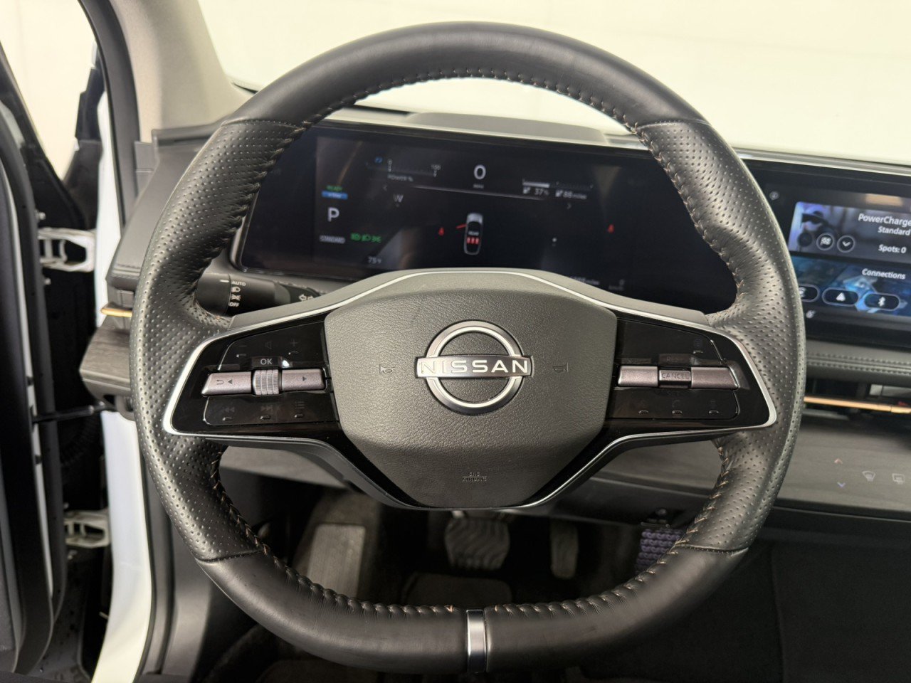 Used 2023 Nissan Ariya FWD image 21