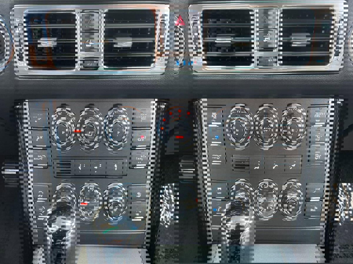 Used 2012 Land Rover Range Rover Supercharged image 19