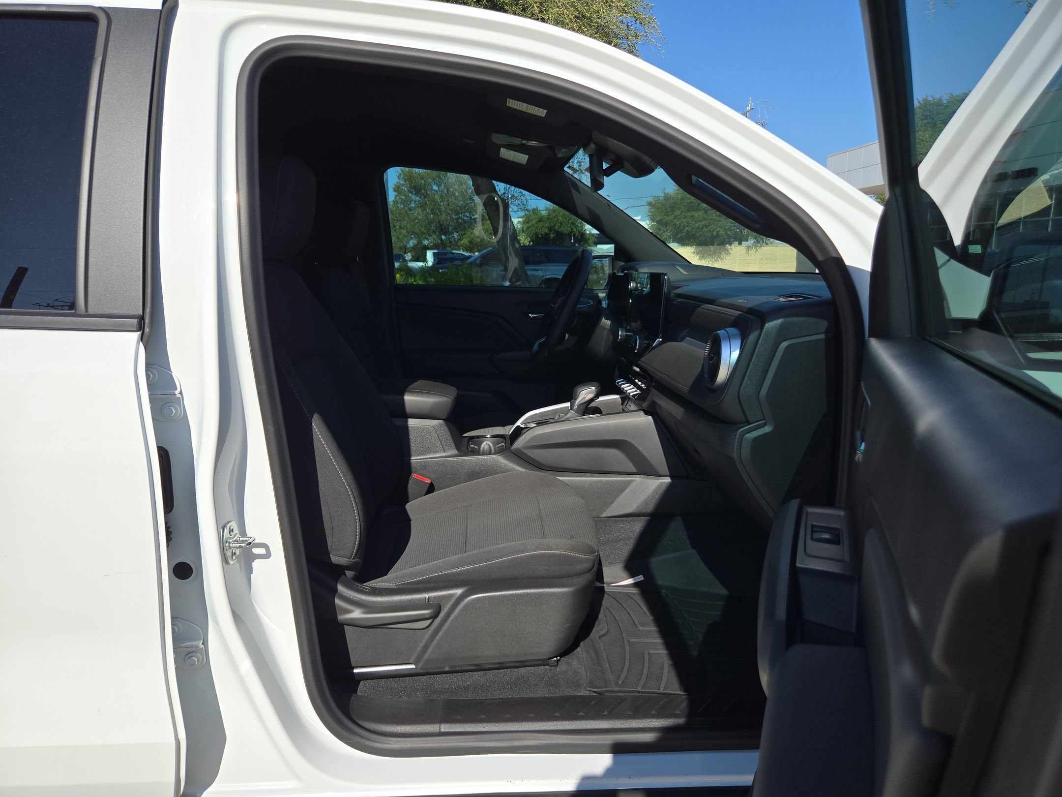 Certified 2024 Chevrolet Colorado LT w/ LT Convenience Package II RWD image 22