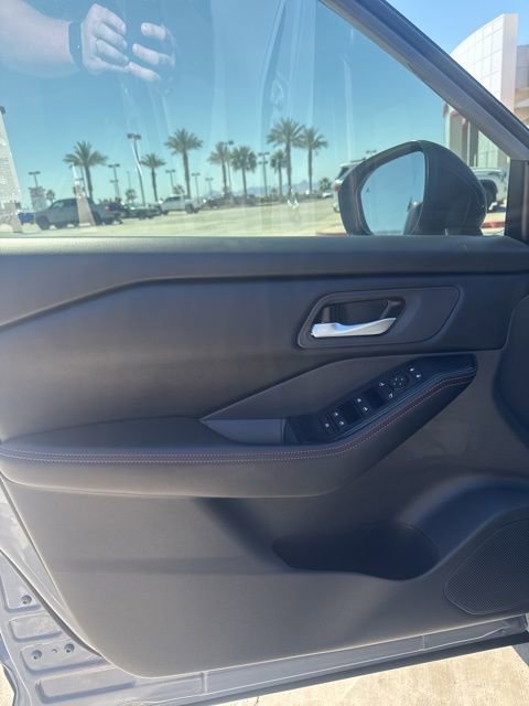 Used 2025 Nissan Rogue SV image 12