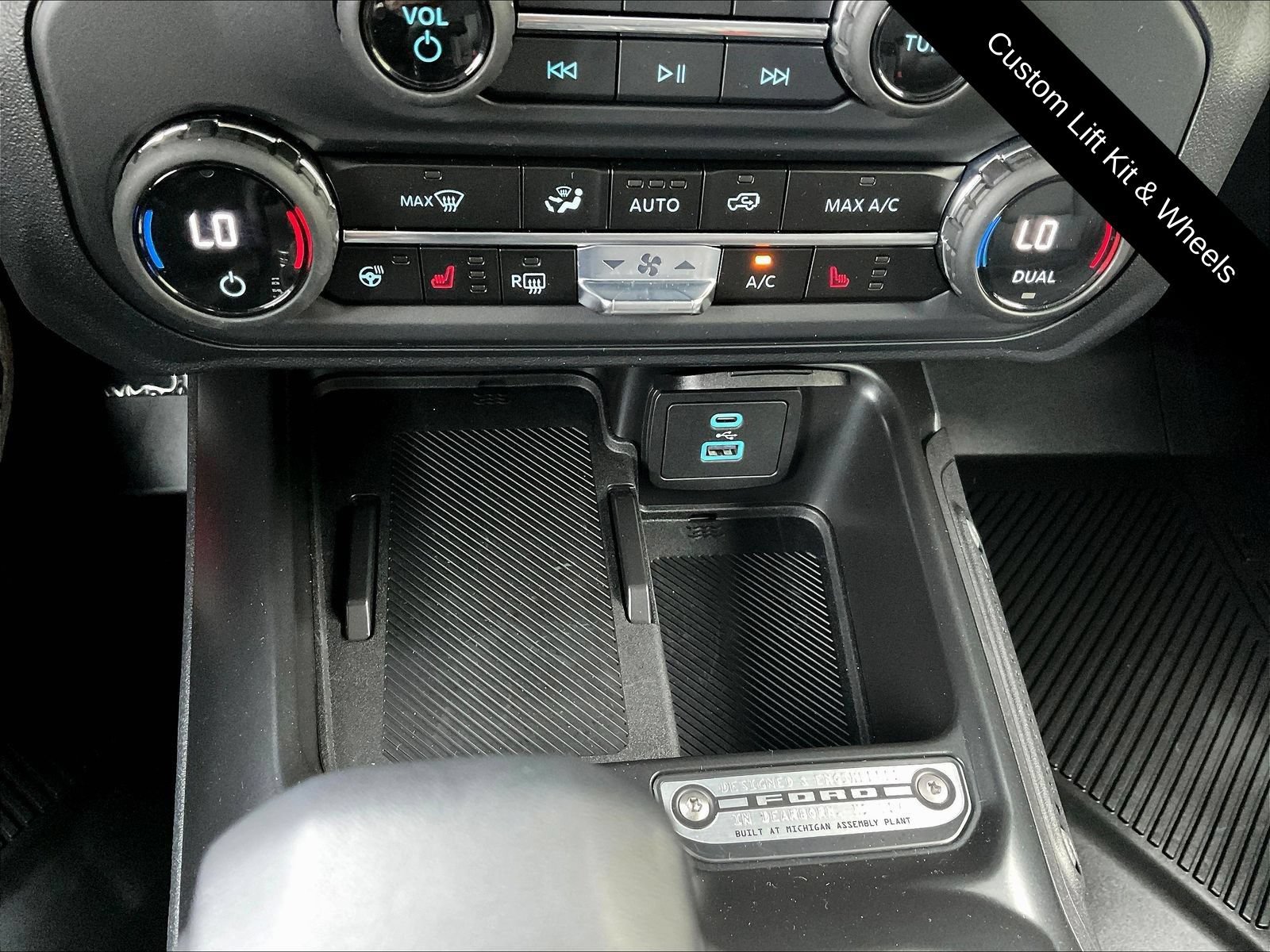 Used 2025 Ford Bronco Outer Banks AWD/4WD image 17
