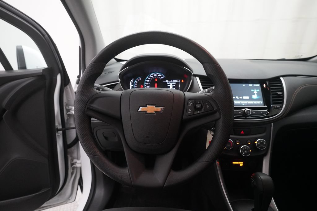 Used 2017 Chevrolet Trax LS FWD image 4