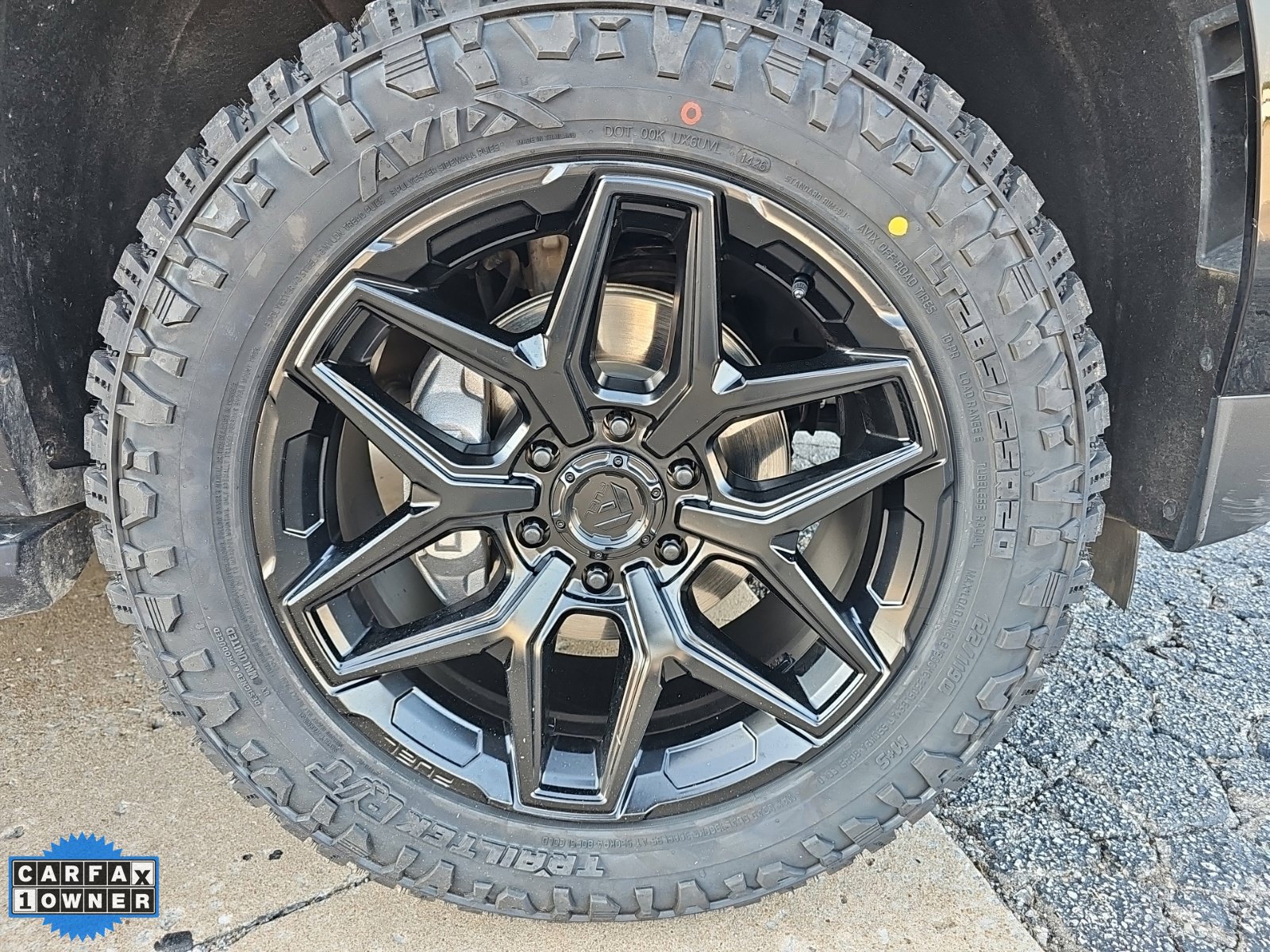 Used 2025 Chevrolet Tahoe LT AWD/4WD image 3