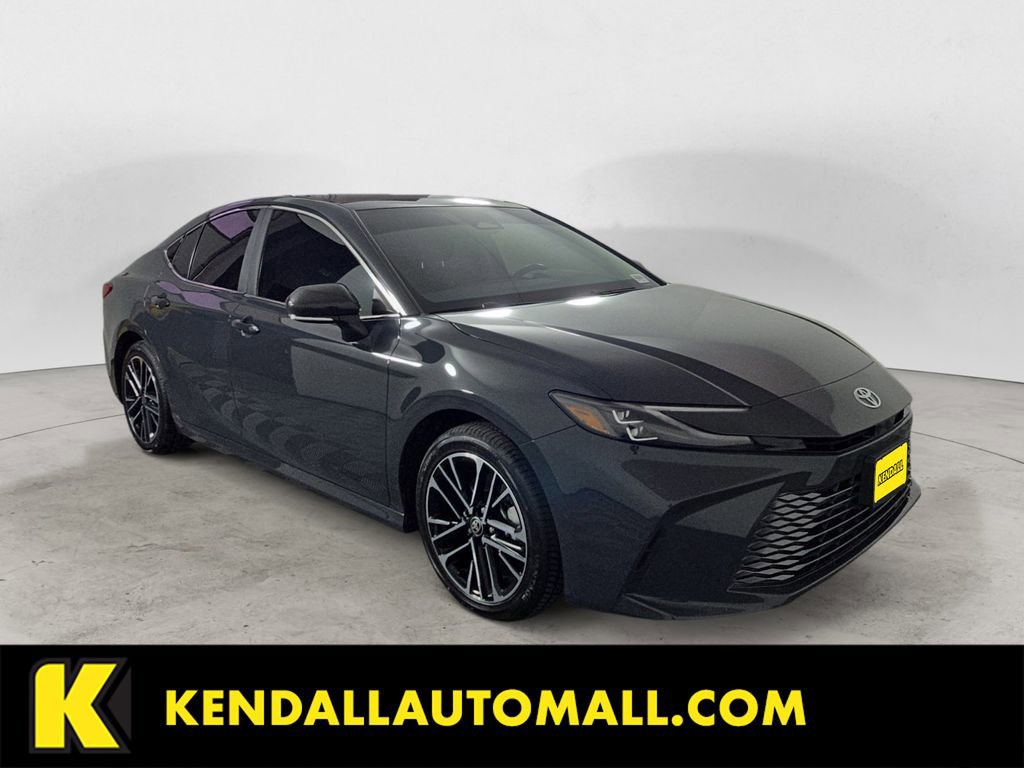 Used 2025 Toyota Camry XLE image 7