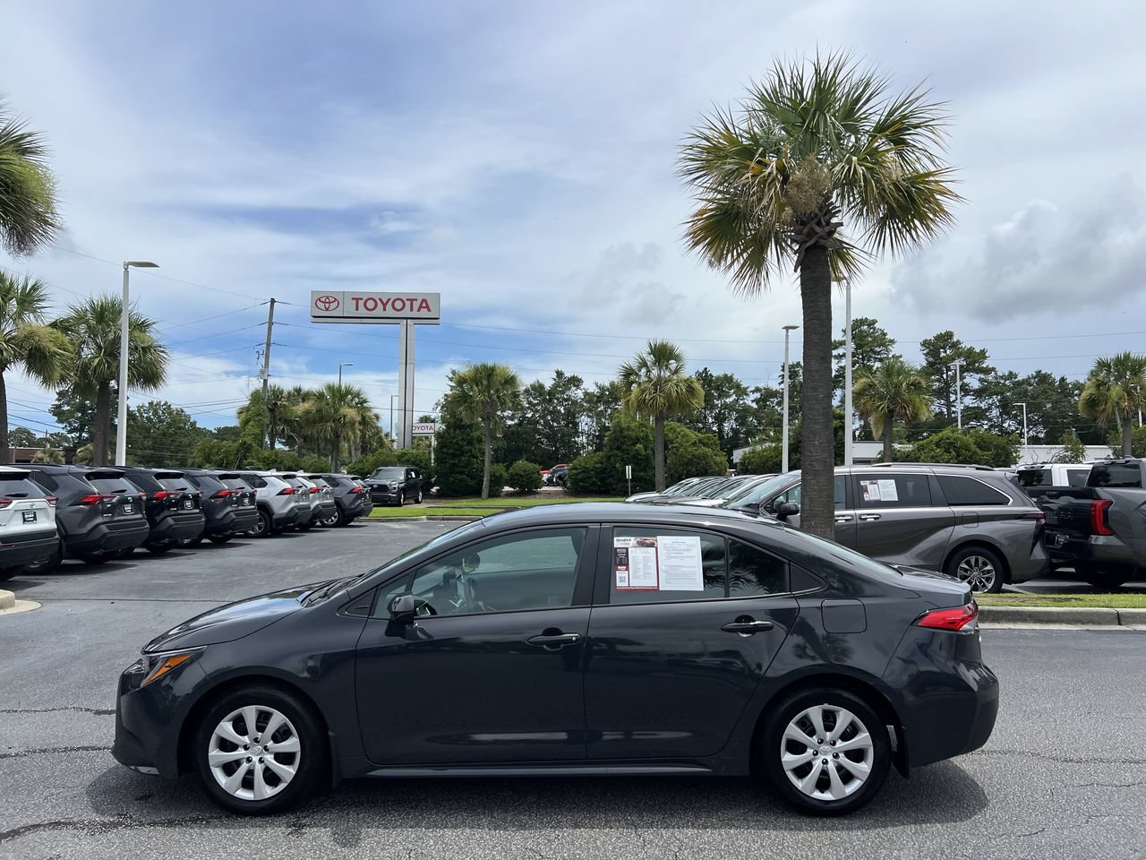 Used 2025 Toyota Corolla LE FWD image 7