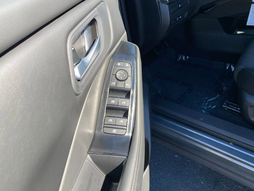 New 2026 Nissan Rogue SV image 13