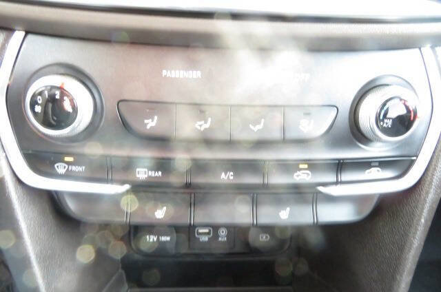 Used 2020 Hyundai Santa Fe SEL image 21