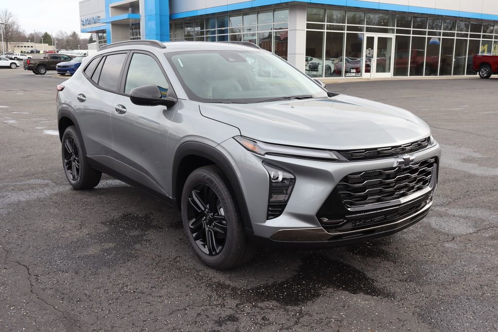 New 2026 Chevrolet Trax ACTIV FWD image 2