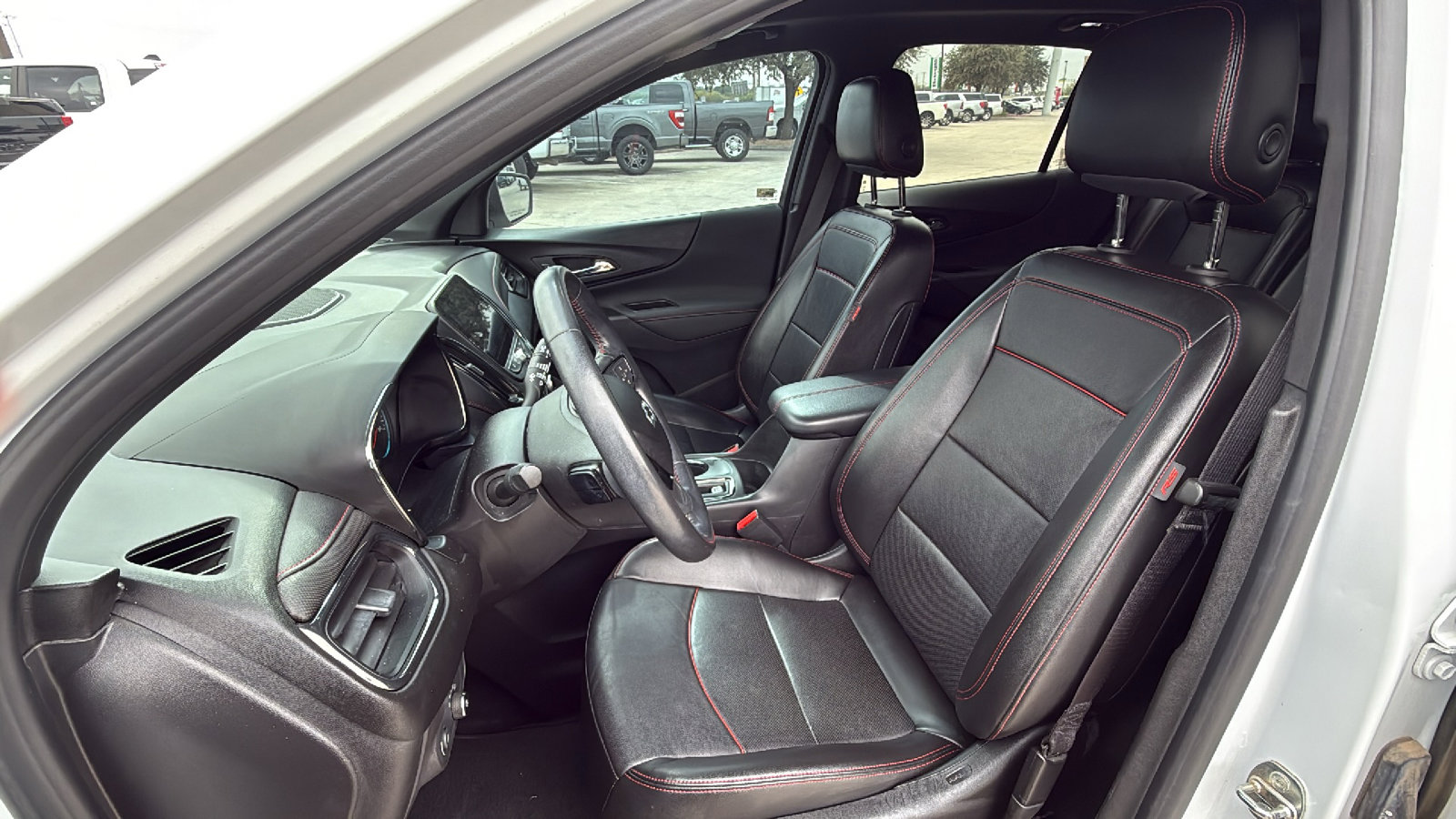 Used 2022 Chevrolet Equinox RS w/ RS Leather Package image 13