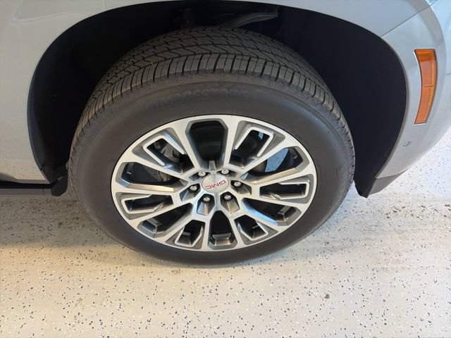 Used 2026 GMC Yukon XL Denali w/ Sun & Power Step Package AWD/4WD image 15