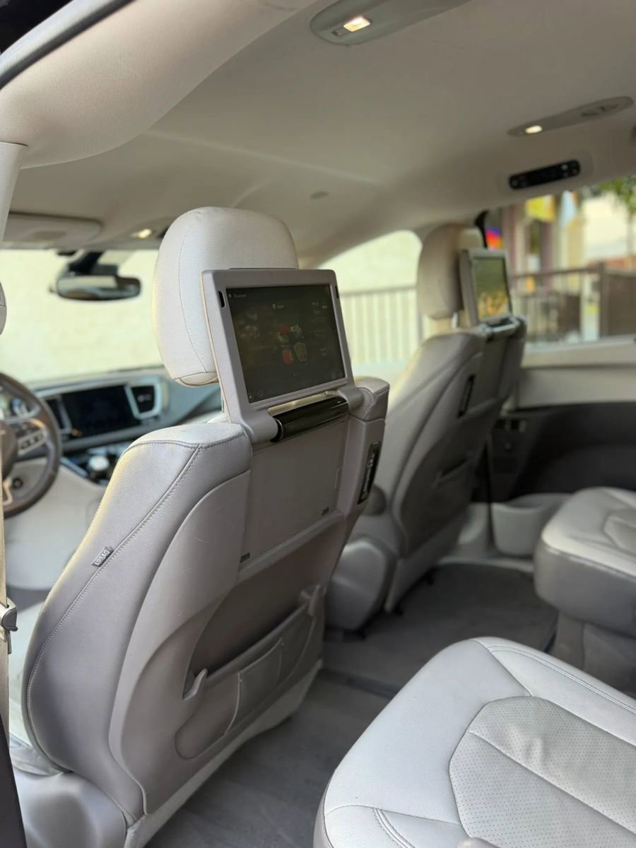 Used 2017 Chrysler Pacifica Touring-L Plus w/ Advanced Safetytec Group FWD image 5