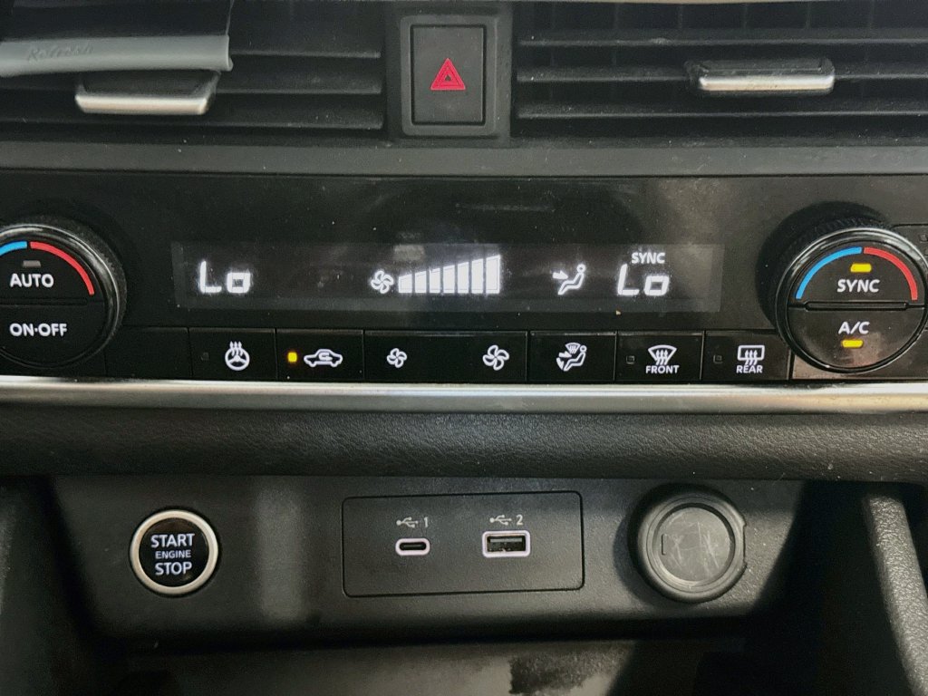 Used 2023 Nissan Rogue SV w/ SV Premium B Package FWD image 16