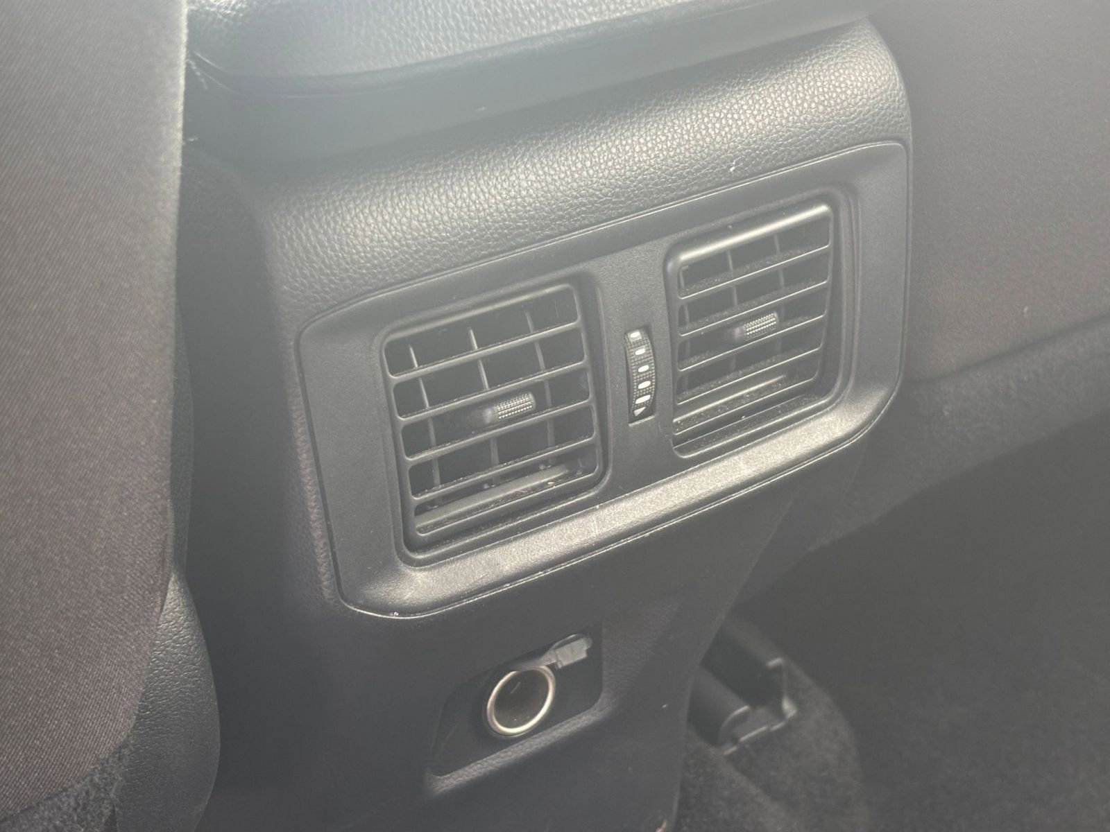 Used 2025 Toyota RAV4 LE AWD/4WD image 21