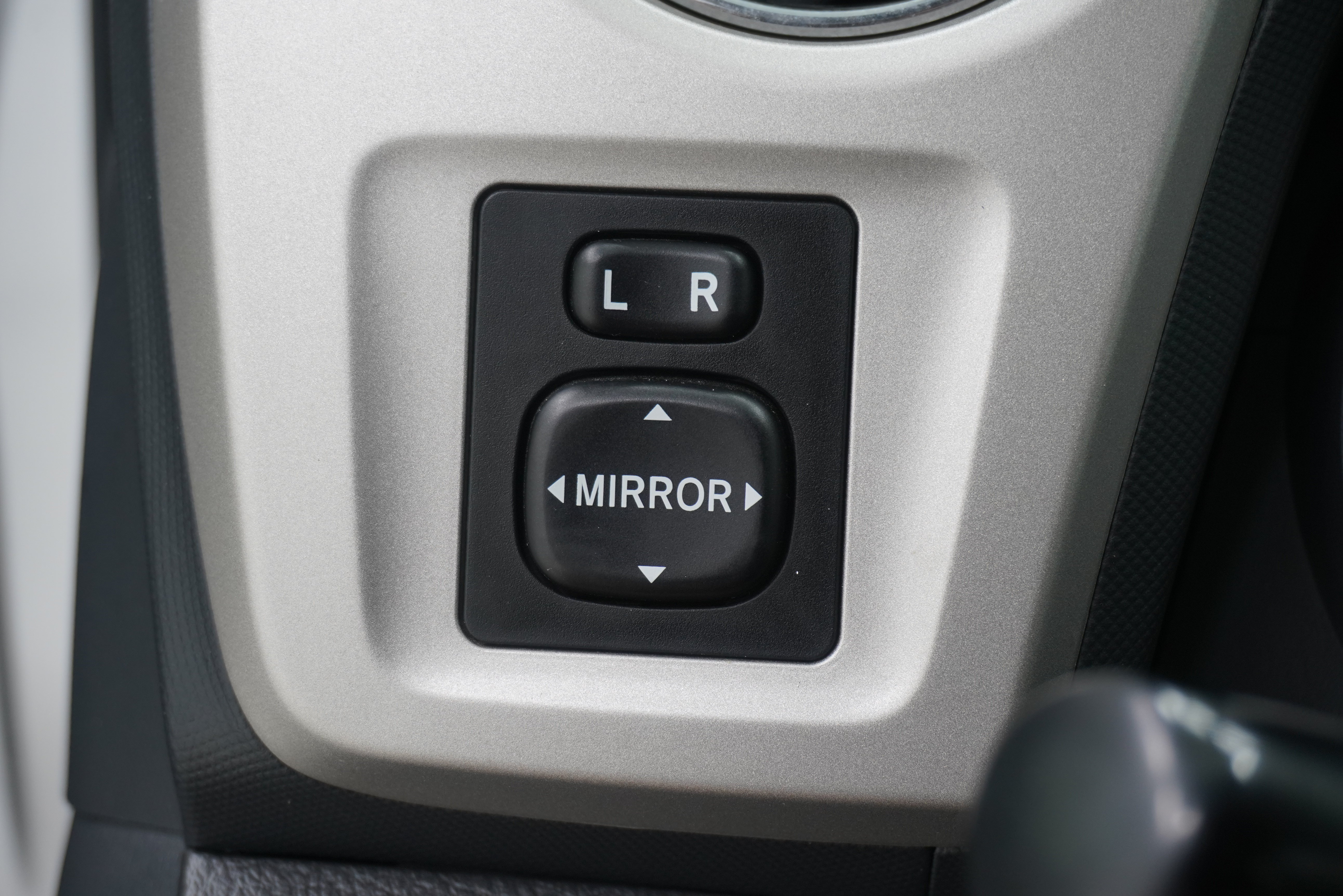 Used 2009 Toyota Matrix S FWD image 18