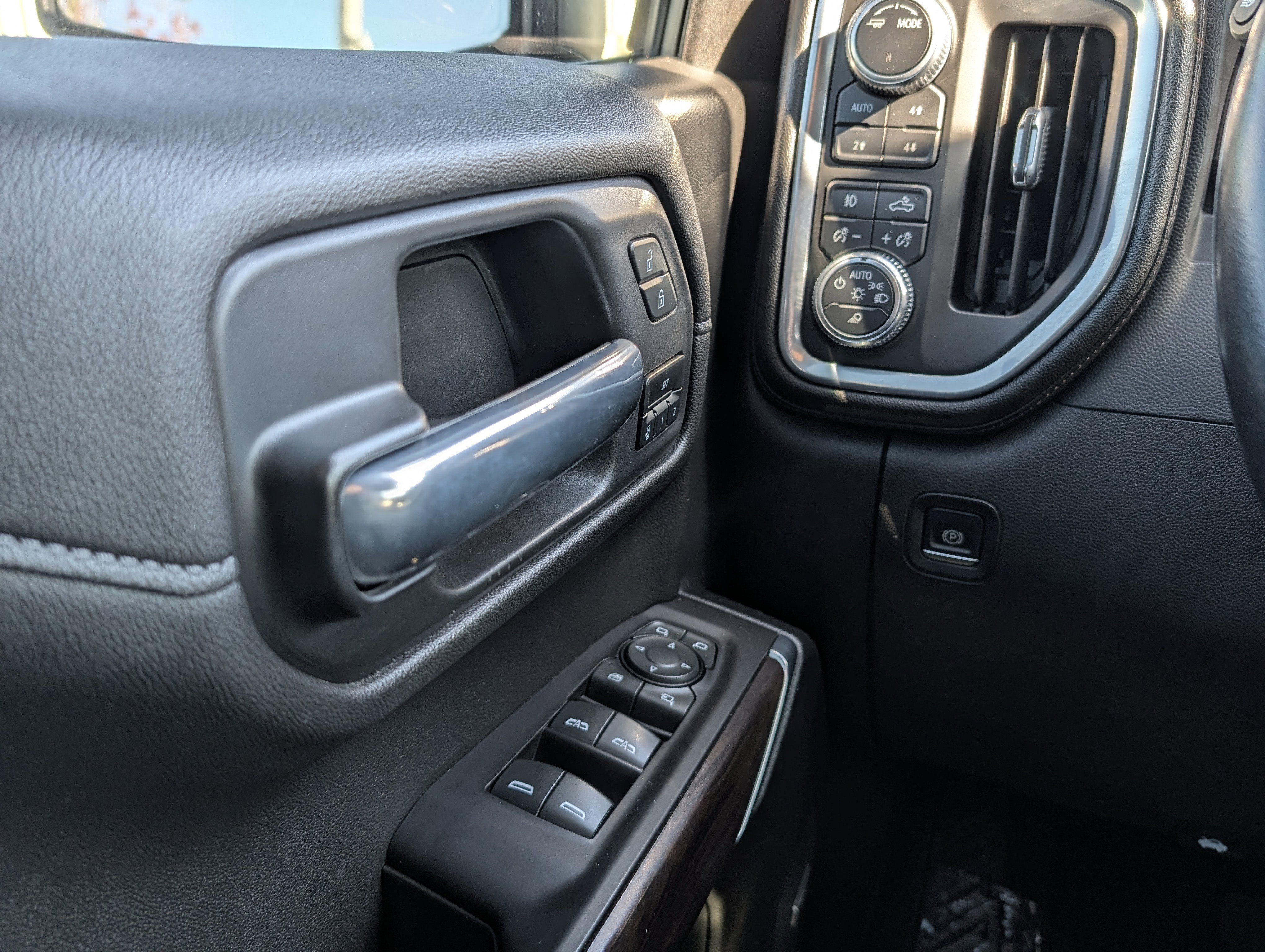 Used 2021 GMC Sierra 1500 SLT w/ SLT Premium Plus Package image 23