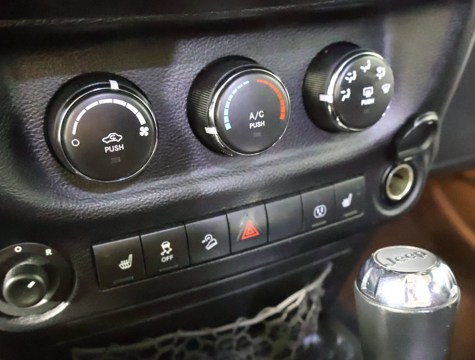 Used 2014 Jeep Wrangler Unlimited Sahara w/ Dual Top Group image 34