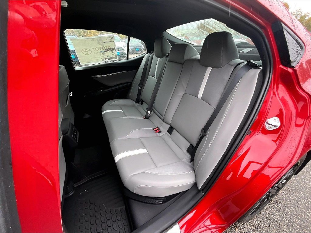 New 2026 Toyota Camry Hybrid FWD image 14