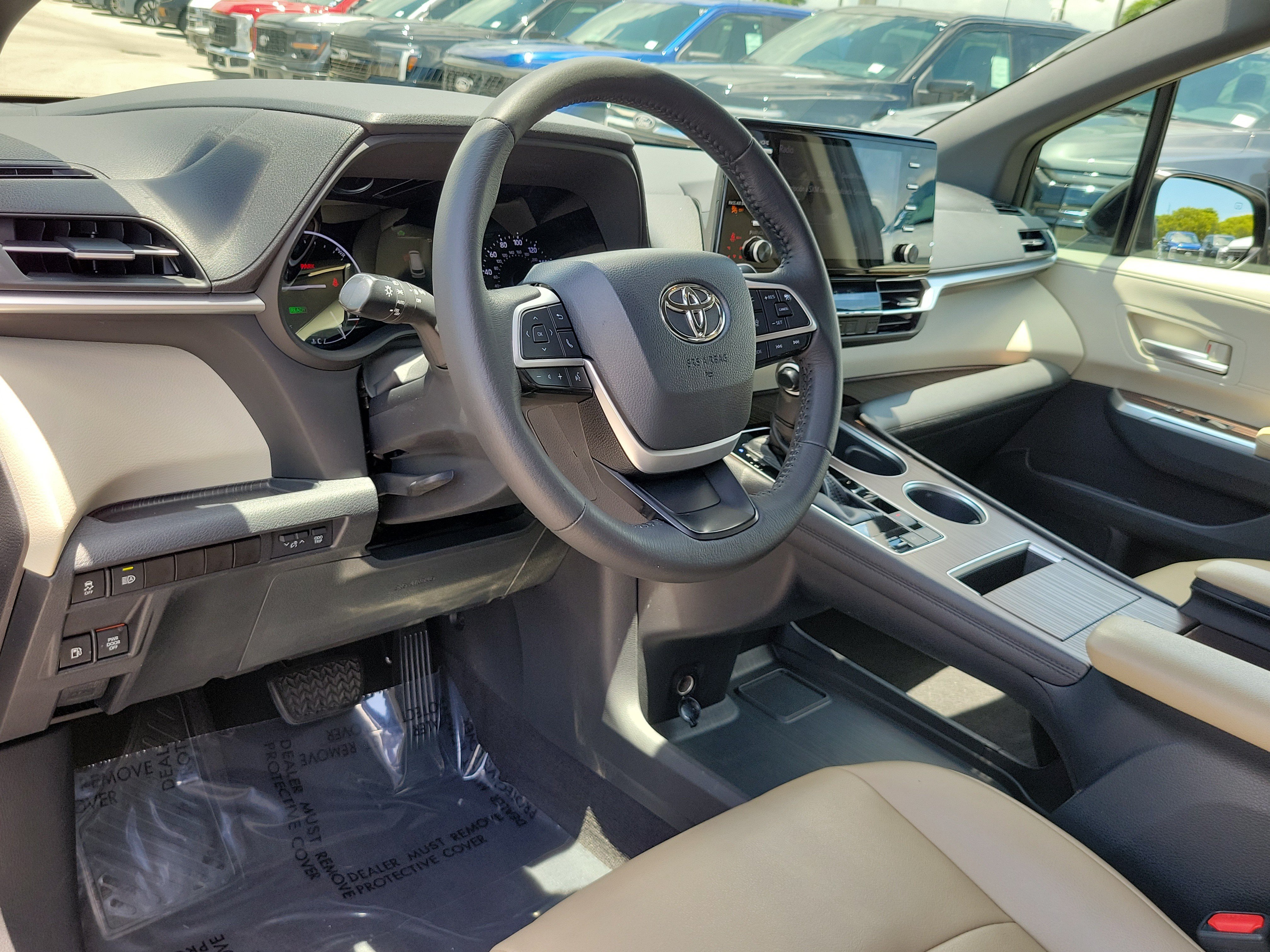 Used 2021 Toyota Sienna XLE FWD image 9