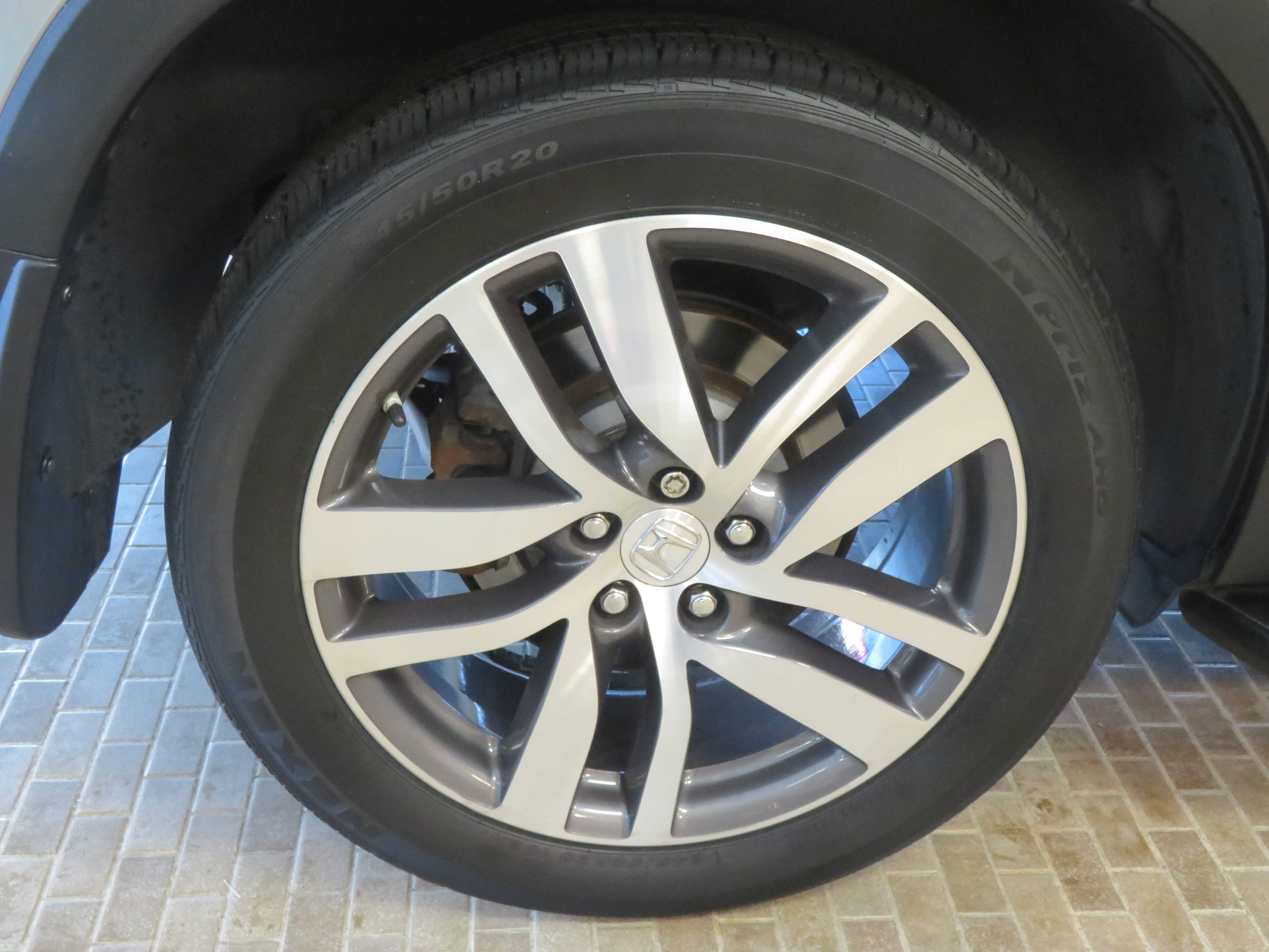 Used 2017 Honda Pilot Touring image 9