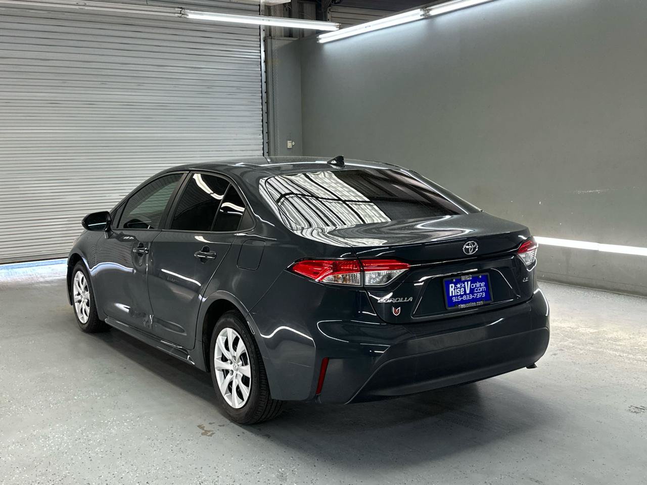 Used 2025 Toyota Corolla LE FWD image 5