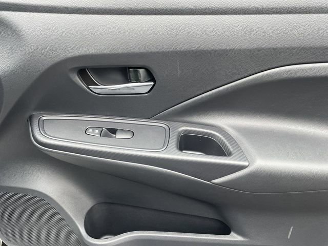 Used 2025 Nissan Versa SV w/ Trunk Package image 17