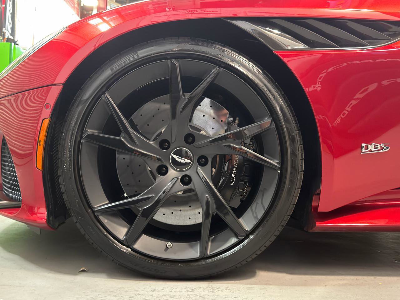 Used 2019 Aston Martin DBS Superleggera RWD image 11