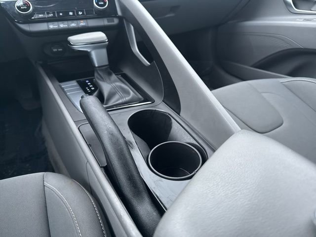 Used 2022 Hyundai Elantra SEL image 29