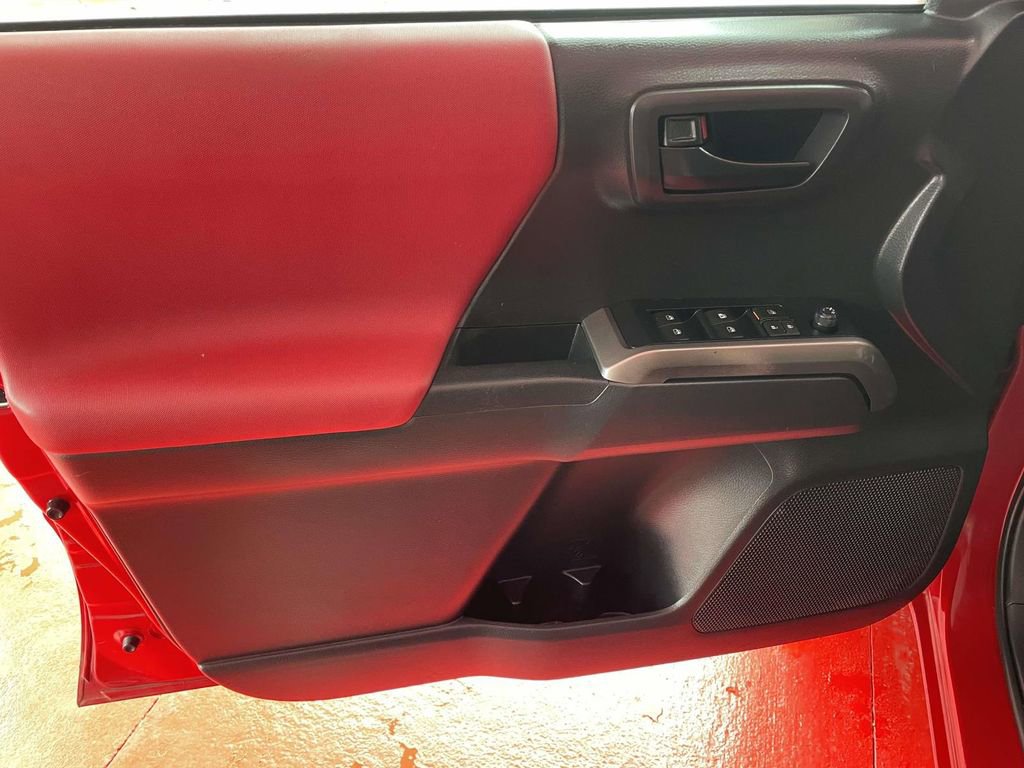 Used 2022 Toyota Tacoma SR5 image 27