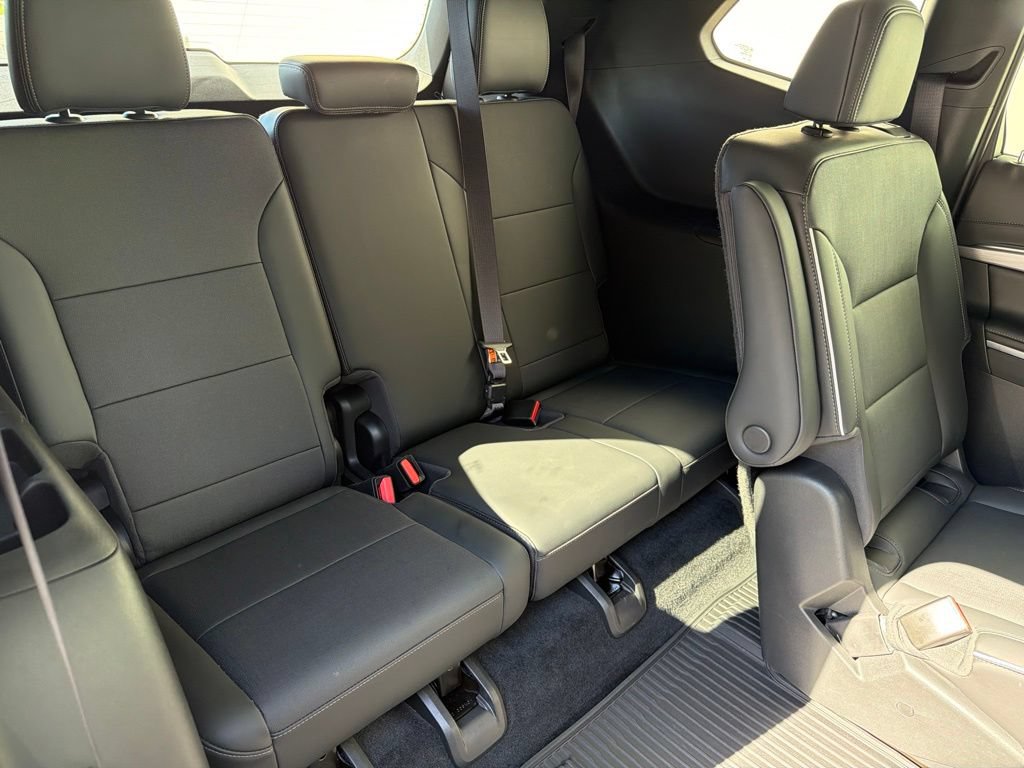 Used 2025 Buick Enclave Preferred w/ LPO, Floor Liner Package FWD image 27