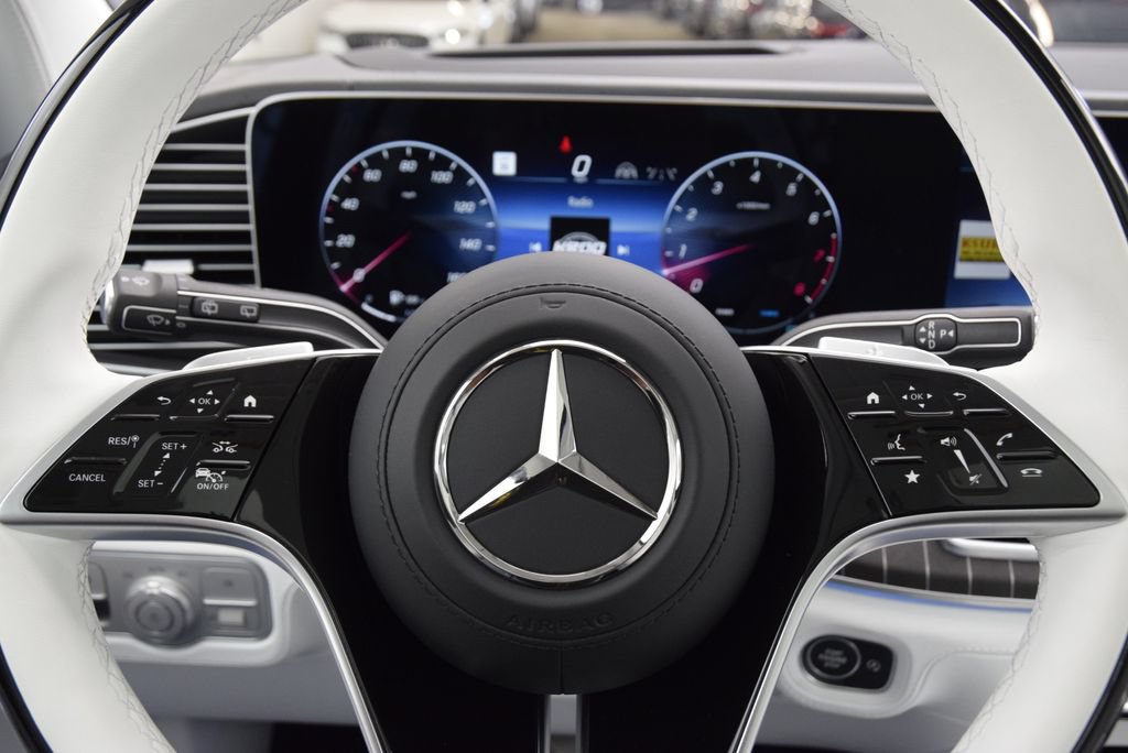 Used 2026 Mercedes-Benz Maybach GLS 600 4MATIC image 24