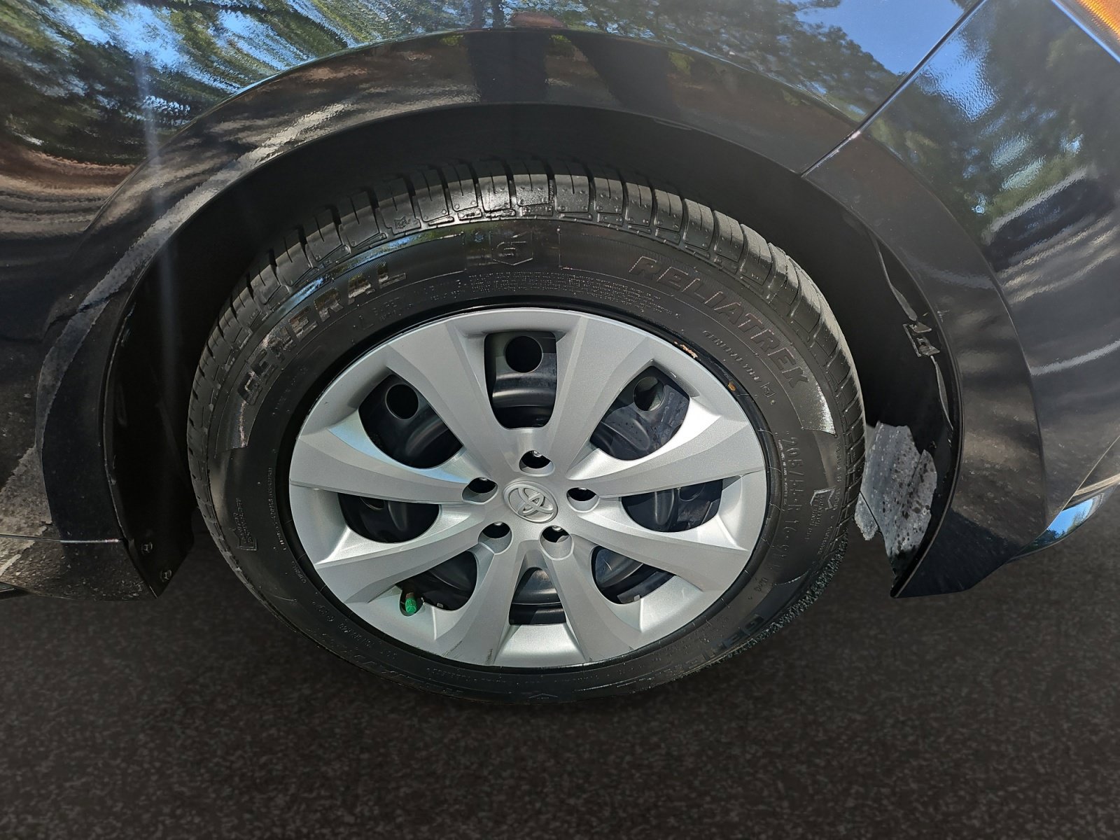 Used 2023 Toyota Corolla LE FWD image 41