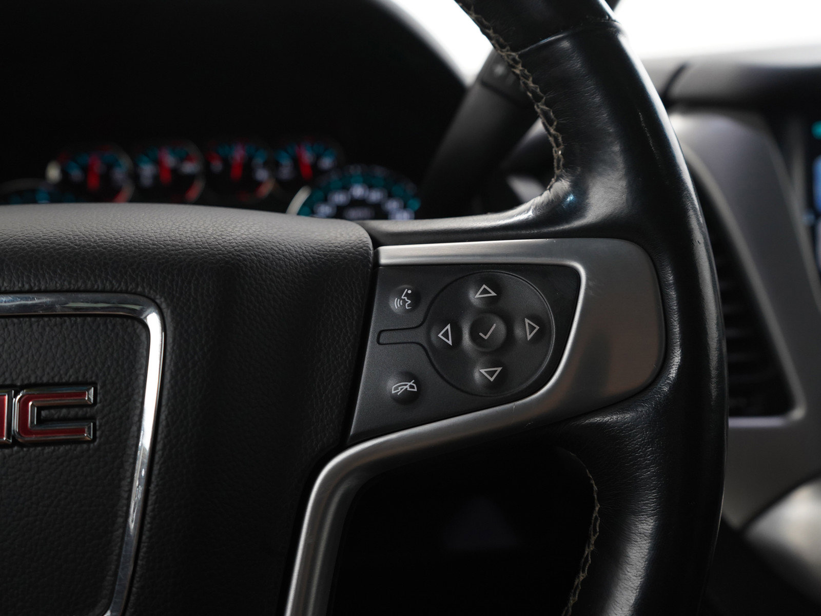 Used 2019 GMC Yukon SLT AWD/4WD image 27