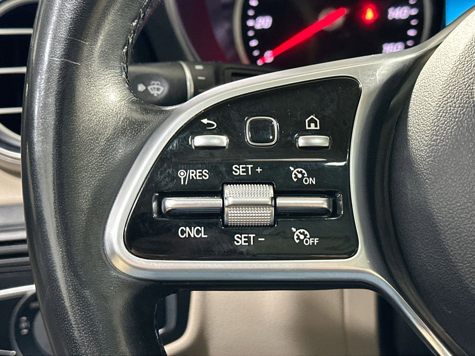 Used 2021 Mercedes-Benz GLC 300 4MATIC w/ Multimedia Package image 22