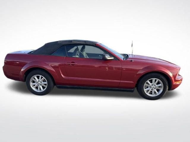 Used 2006 Ford Mustang Convertible image 4