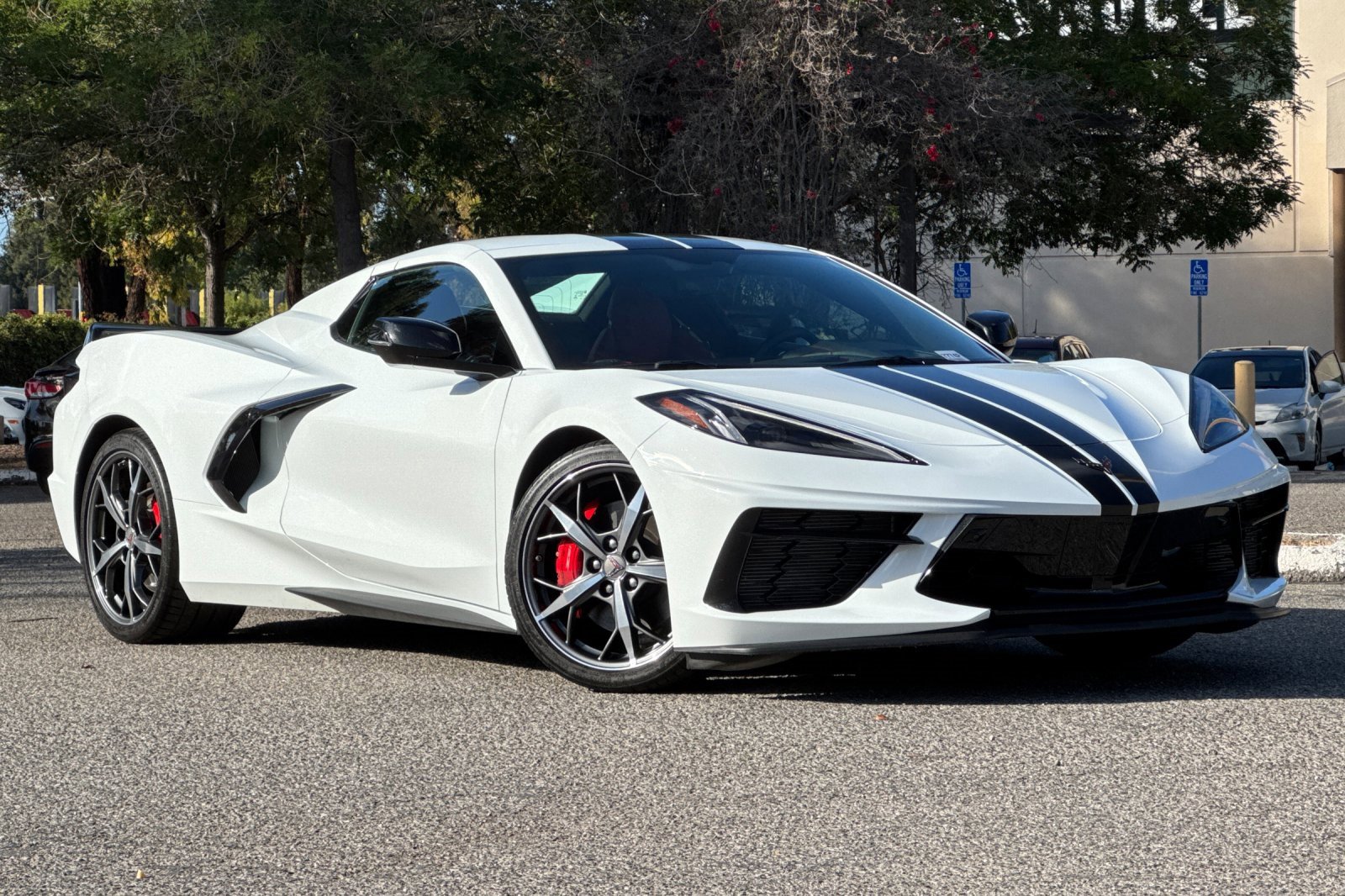 Used 2022 Chevrolet Corvette Stingray Premium Conv w/ Z51 Performance Package image 2