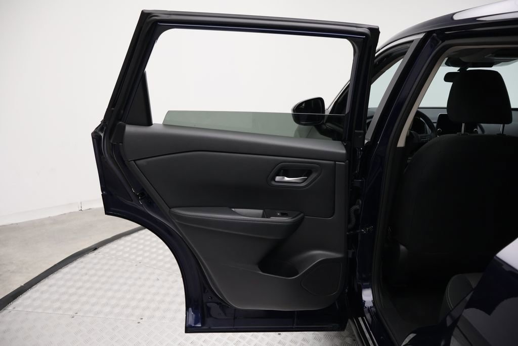 Used 2026 Nissan Rogue SV FWD image 21