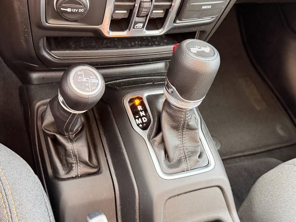 Used 2025 Jeep Wrangler Unlimited Sahara w/ Safety Group image 24